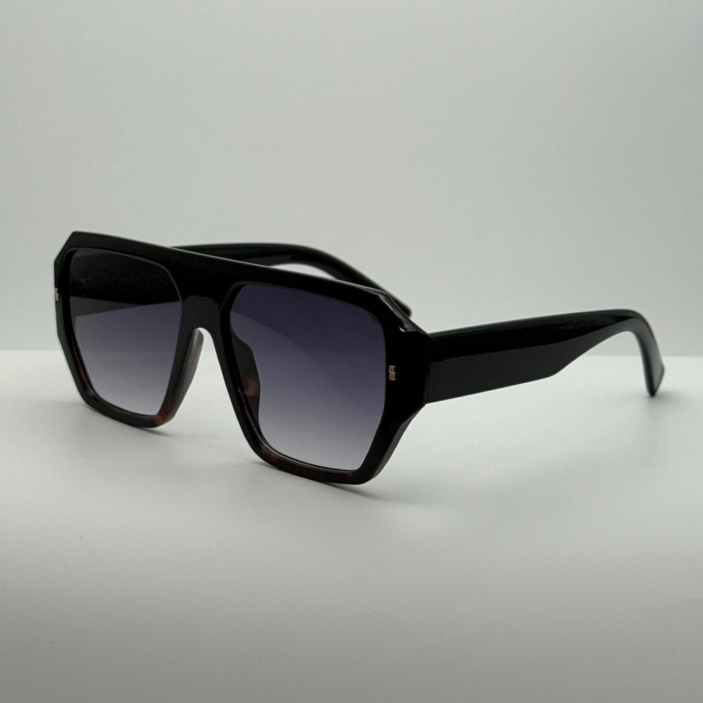 Avenida Black and Blue